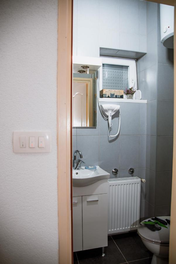 Guest House Mylan Licko Petrovo Selo Exterior photo