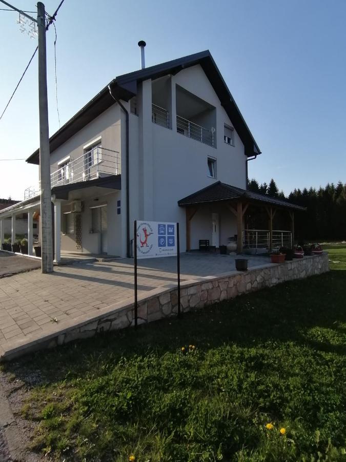 Guest House Mylan Licko Petrovo Selo Exterior photo